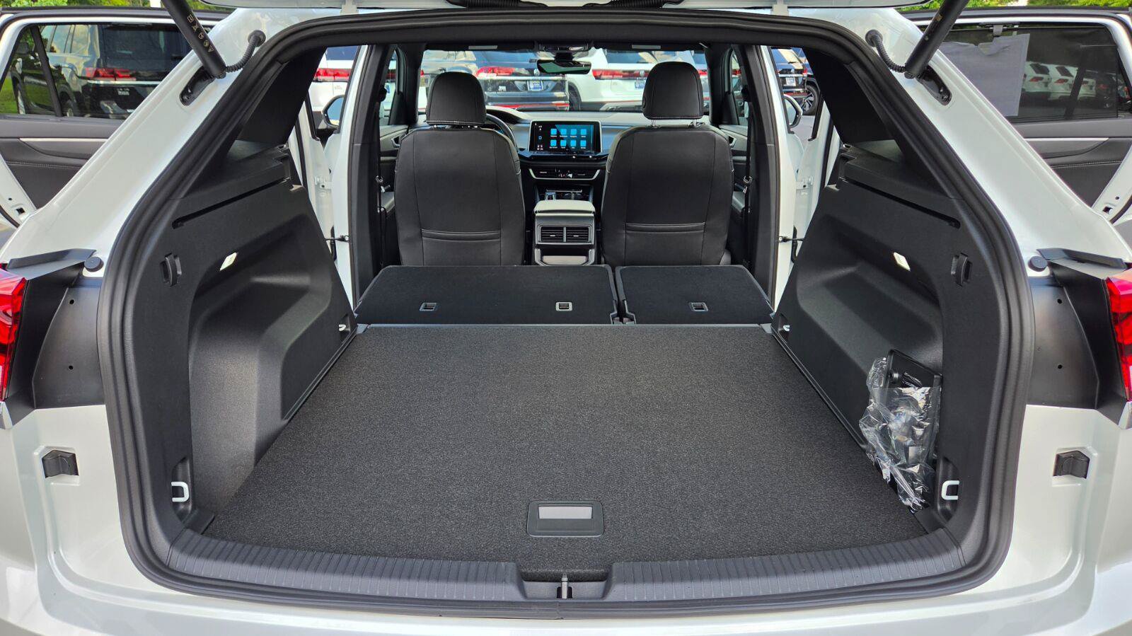 New 2026 Volkswagen Atlas Cross Sport SE AWD/4WD image 60
