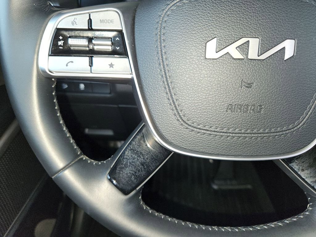 Used 2024 Kia Telluride S image 25