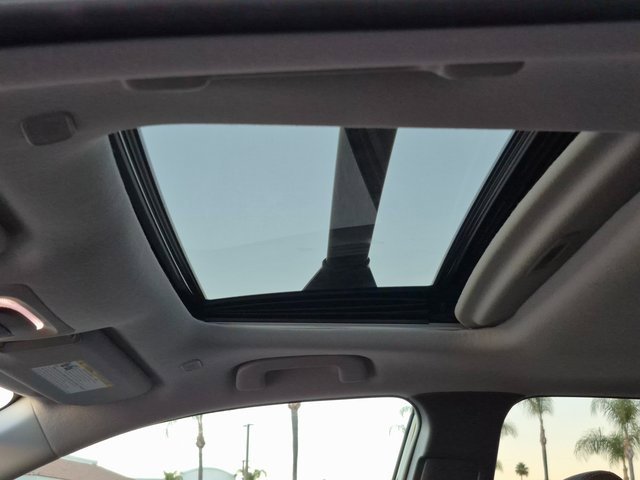 Used 2025 Toyota Corolla Cross XLE image 14