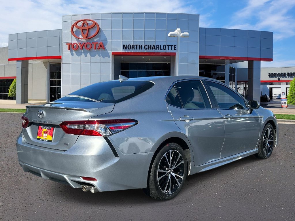 Used 2020 Toyota Camry SE FWD image 8