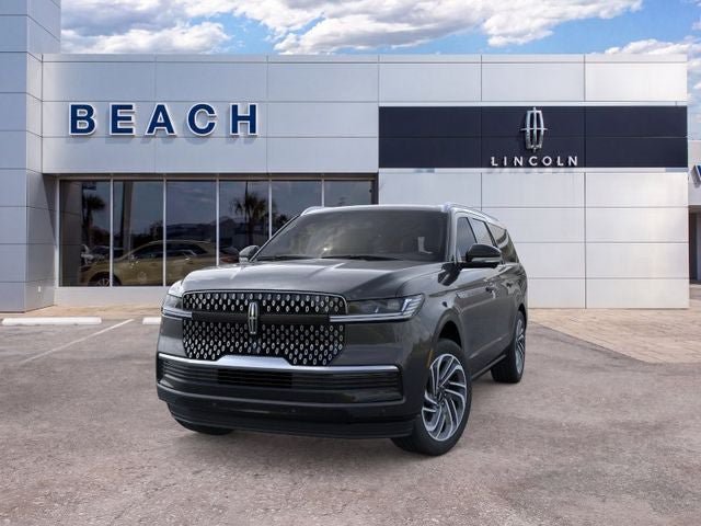 New 2025 Lincoln Navigator L Reserve AWD/4WD image 3