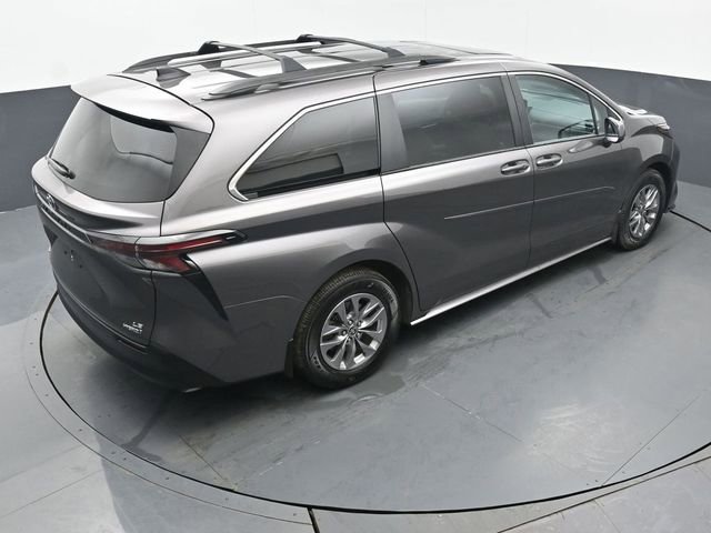Certified 2024 Toyota Sienna LE w/ LE Plus Package image 45
