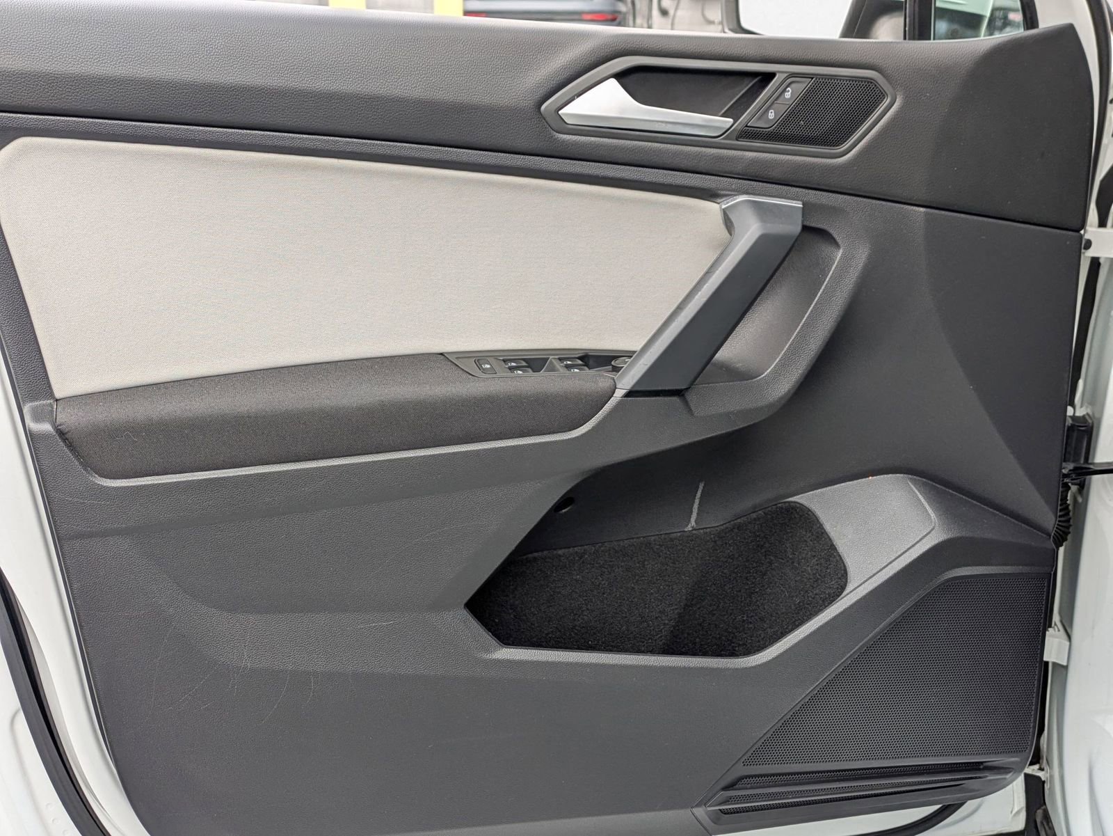 Used 2019 Volkswagen Tiguan S FWD image 16