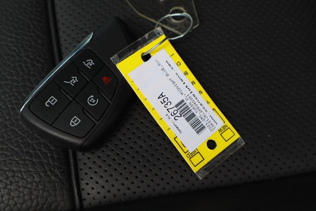 Used 2023 GMC Yukon XL Denali RWD image 41