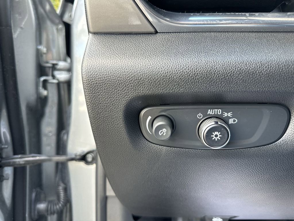 Certified 2023 Chevrolet Traverse LT image 18