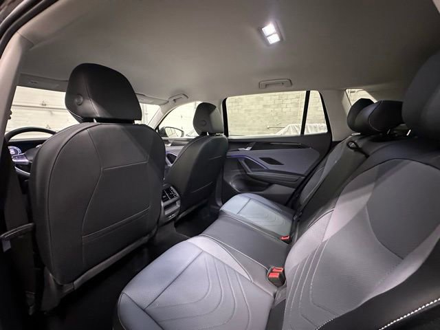 Certified 2025 Volkswagen Tiguan SE image 14