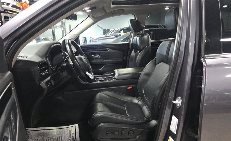 Used 2023 Honda Pilot Touring image 7