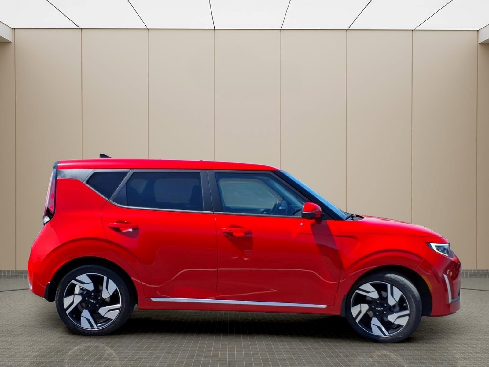 Used 2025 Kia Soul GT-Line w/ GT-Line Technology Package FWD image 7