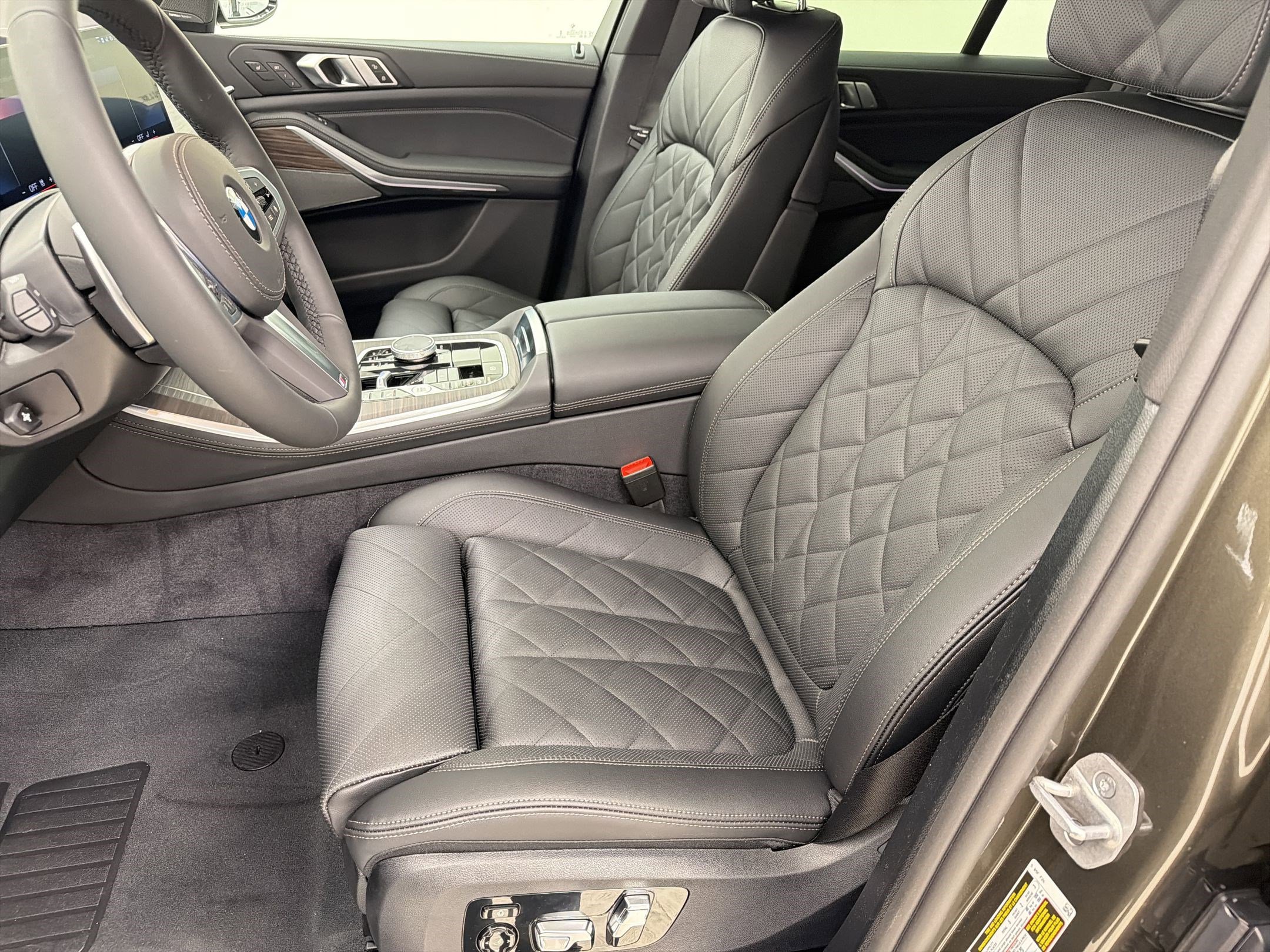 New 2026 BMW X5 xDrive40i w/ M Sport Package AWD/4WD image 5