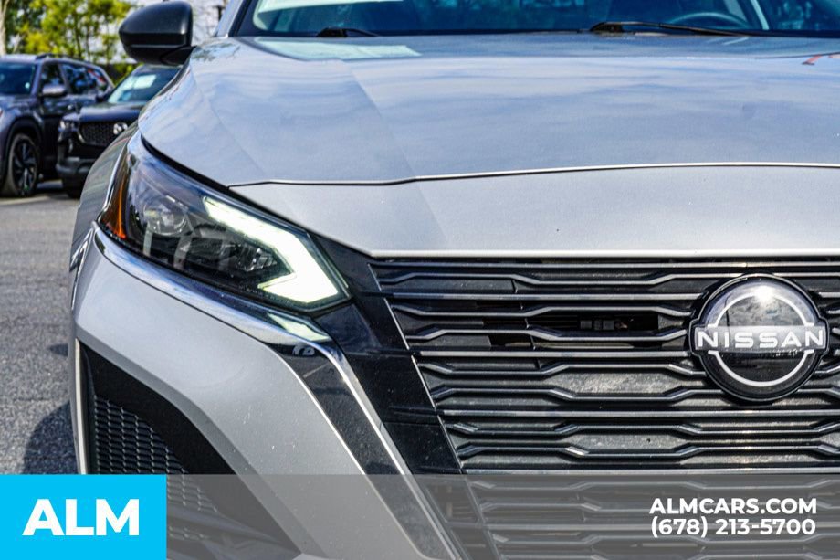 Used 2024 Nissan Altima 2.5 SV image 12