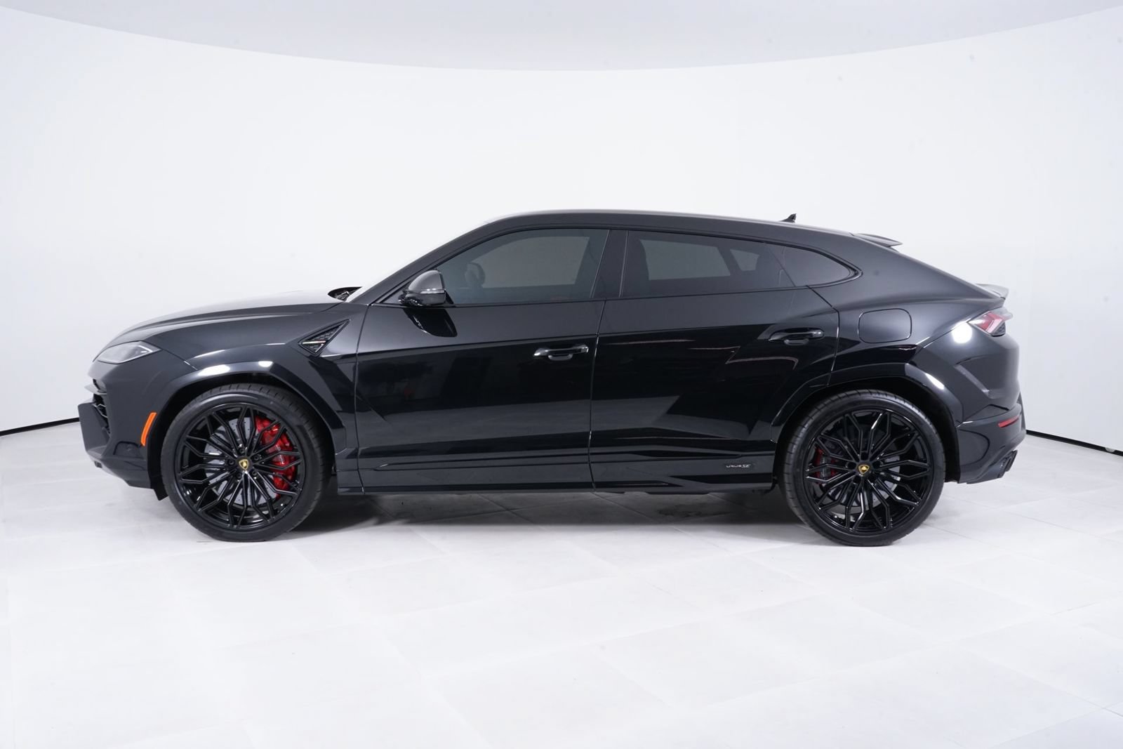 Used 2025 Lamborghini Urus S AWD/4WD image 2