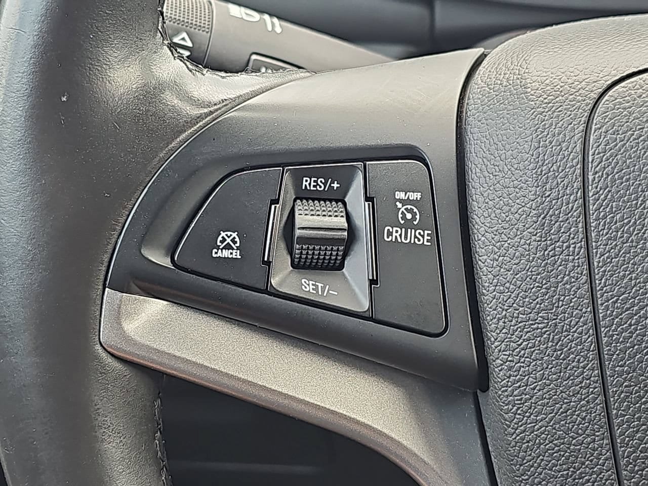 Used 2019 Chevrolet Trax LT w/ LT Convenience Package FWD image 22