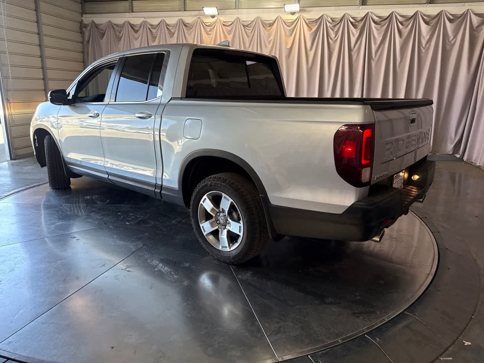 Used 2025 Honda Ridgeline RTL image 5