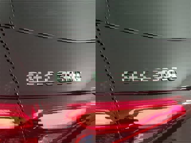 Used 2026 Mercedes-Benz GLC 300 4MATIC image 11