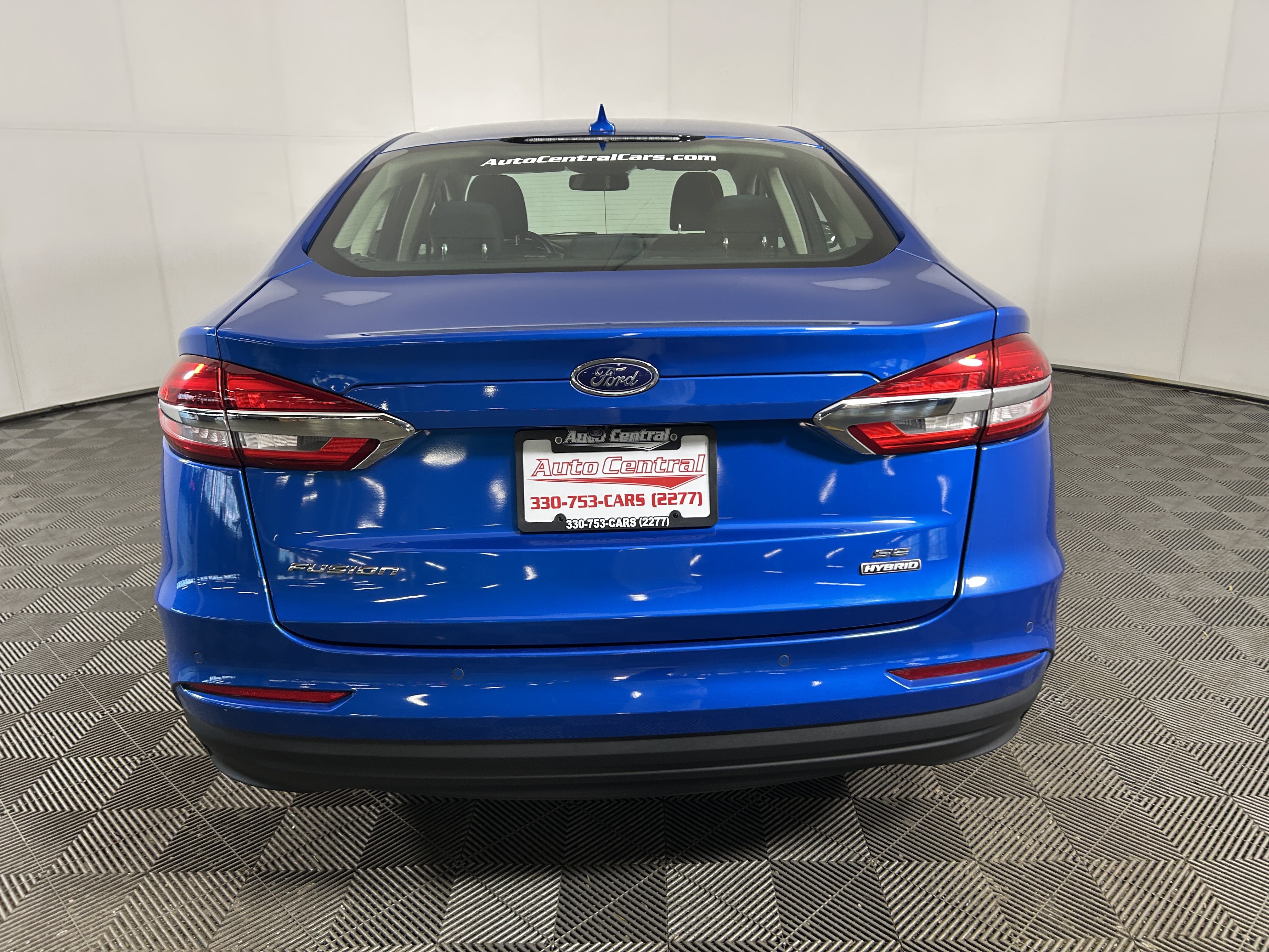 Used 2020 Ford Fusion SE FWD image 6