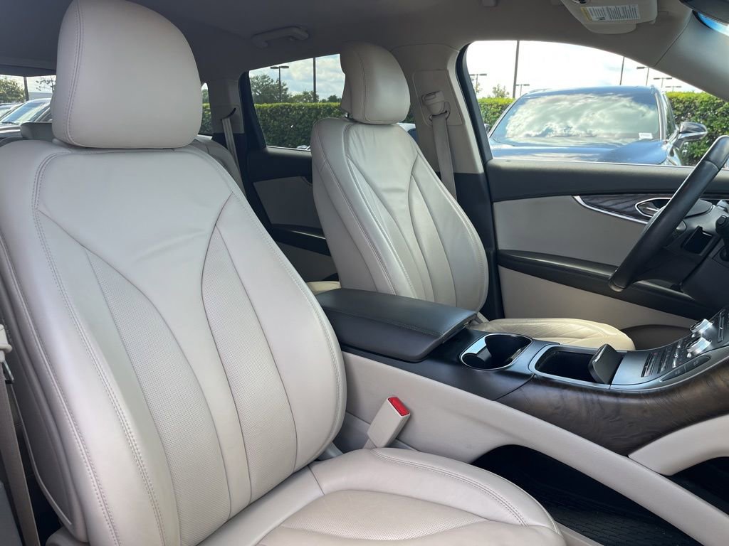 Used 2018 Lincoln MKX Select w/ Select Plus Package FWD image 12