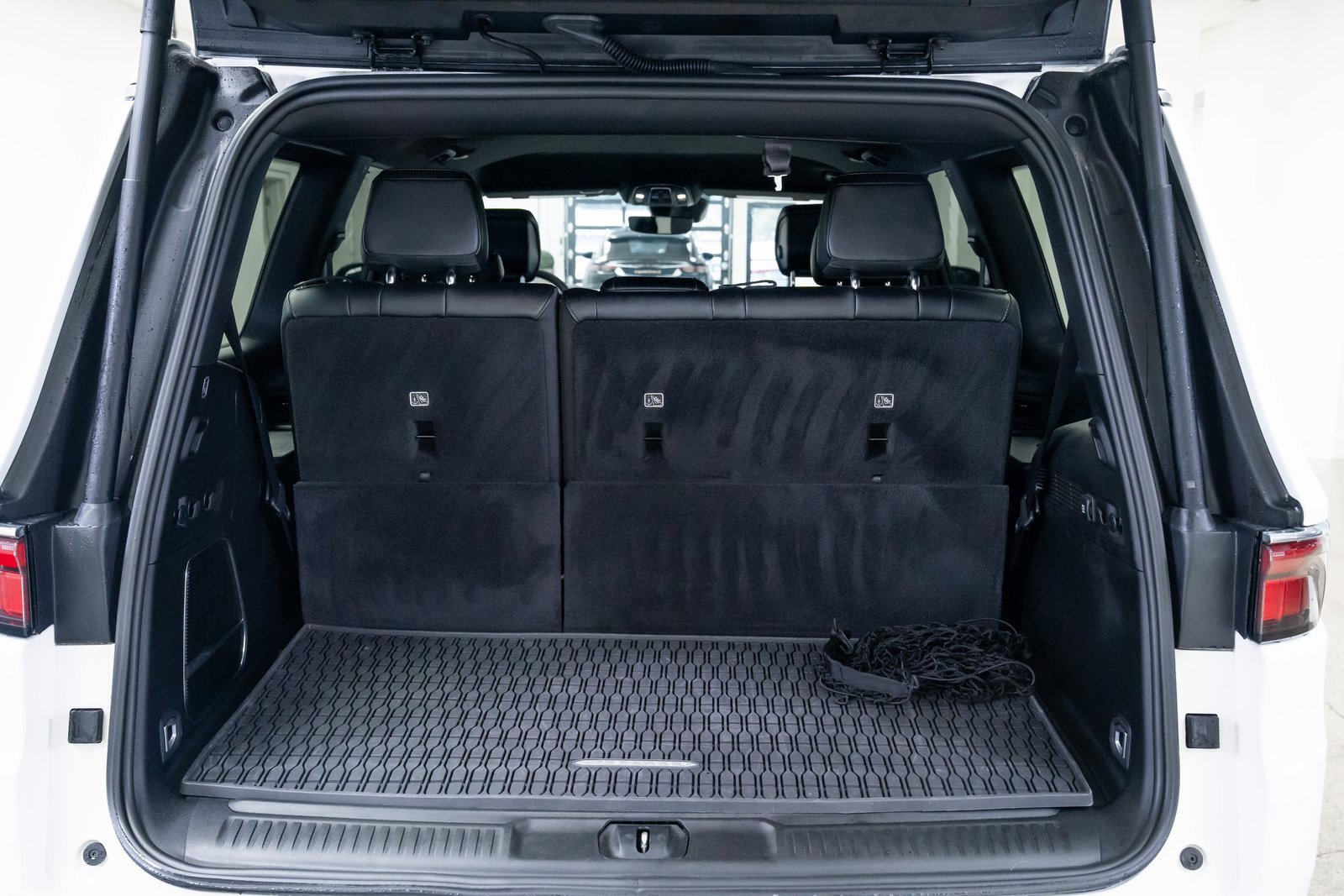 Used 2024 Jeep Wagoneer Series II w/ Convenience Group I image 8