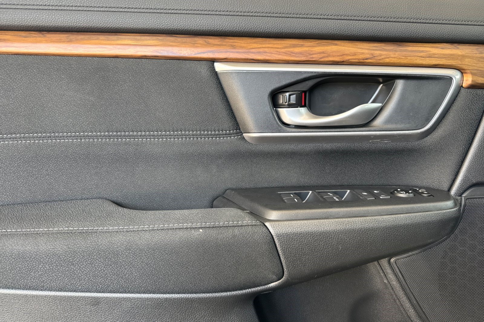 Used 2019 Honda CR-V EX image 12