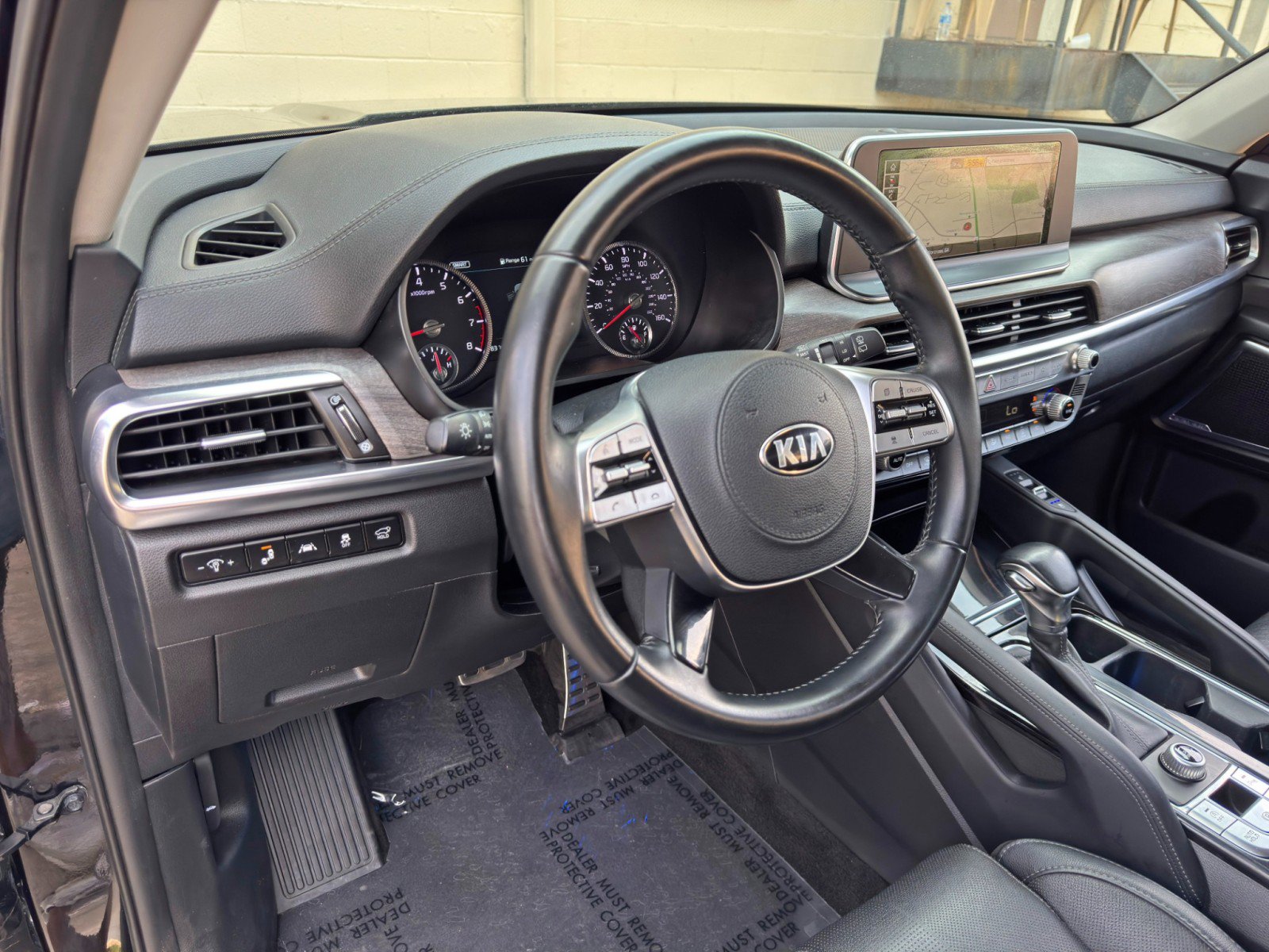 Used 2020 Kia Telluride SX w/ Towing Package FWD image 13