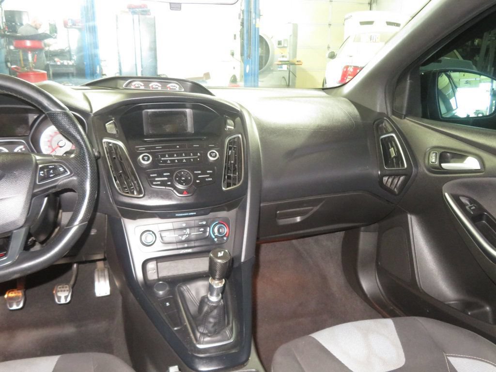 Used 2016 Ford Focus ST FWD image 36