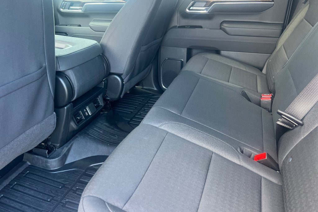 New 2026 GMC Sierra 1500 SLE image 9