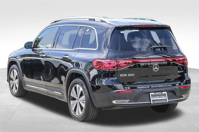 Used 2024 Mercedes-Benz EQB 300 4MATIC image 5
