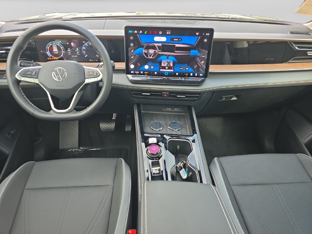 New 2027 Volkswagen Atlas SE FWD image 9