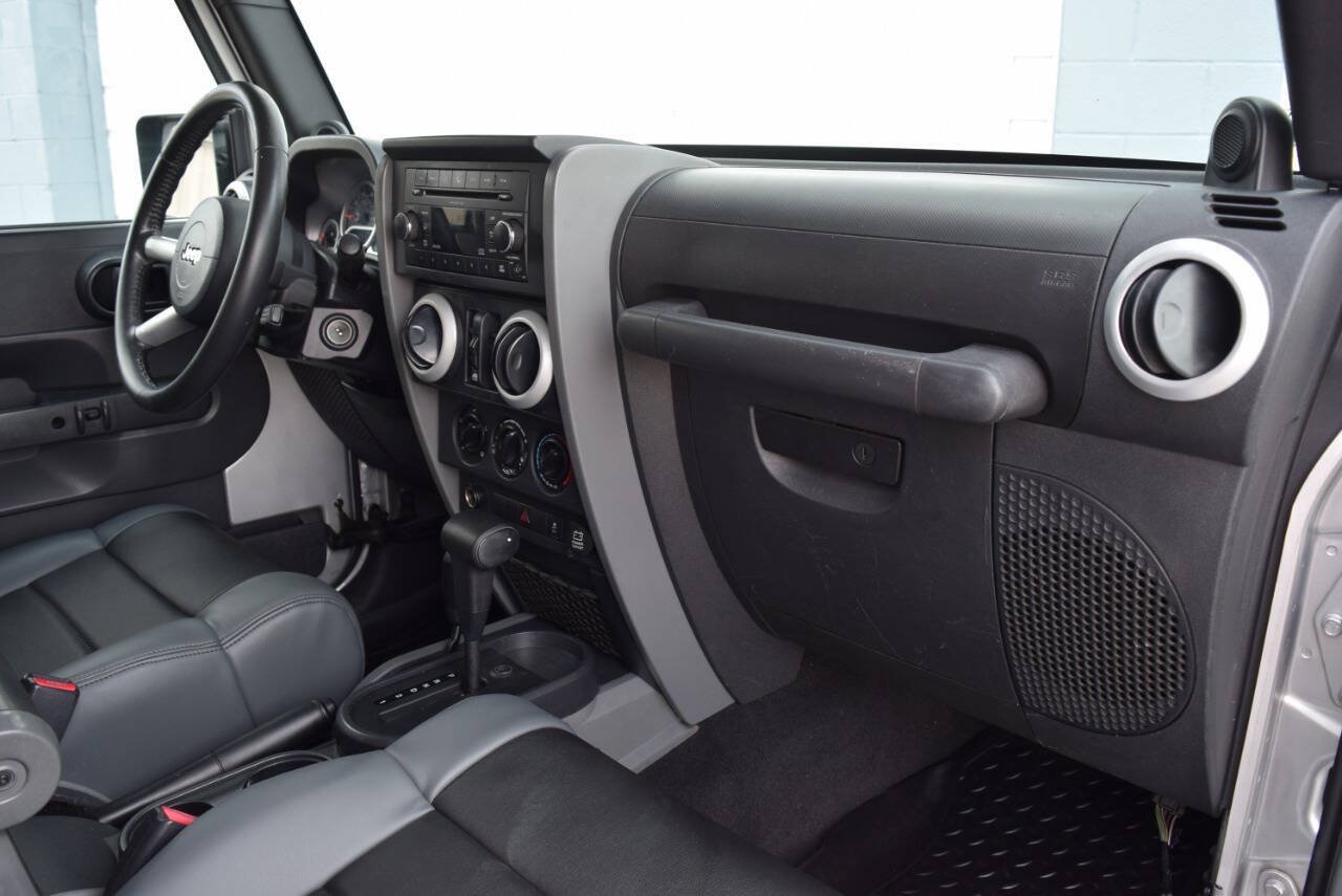 Used 2010 Jeep Wrangler Unlimited Sahara w/ Trailer Tow Group AWD/4WD image 50