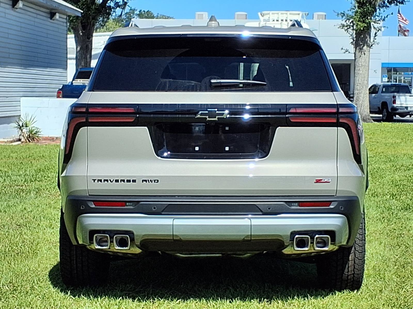 New 2027 Chevrolet Traverse Z71 w/ Driver Confidence Package AWD/4WD image 5