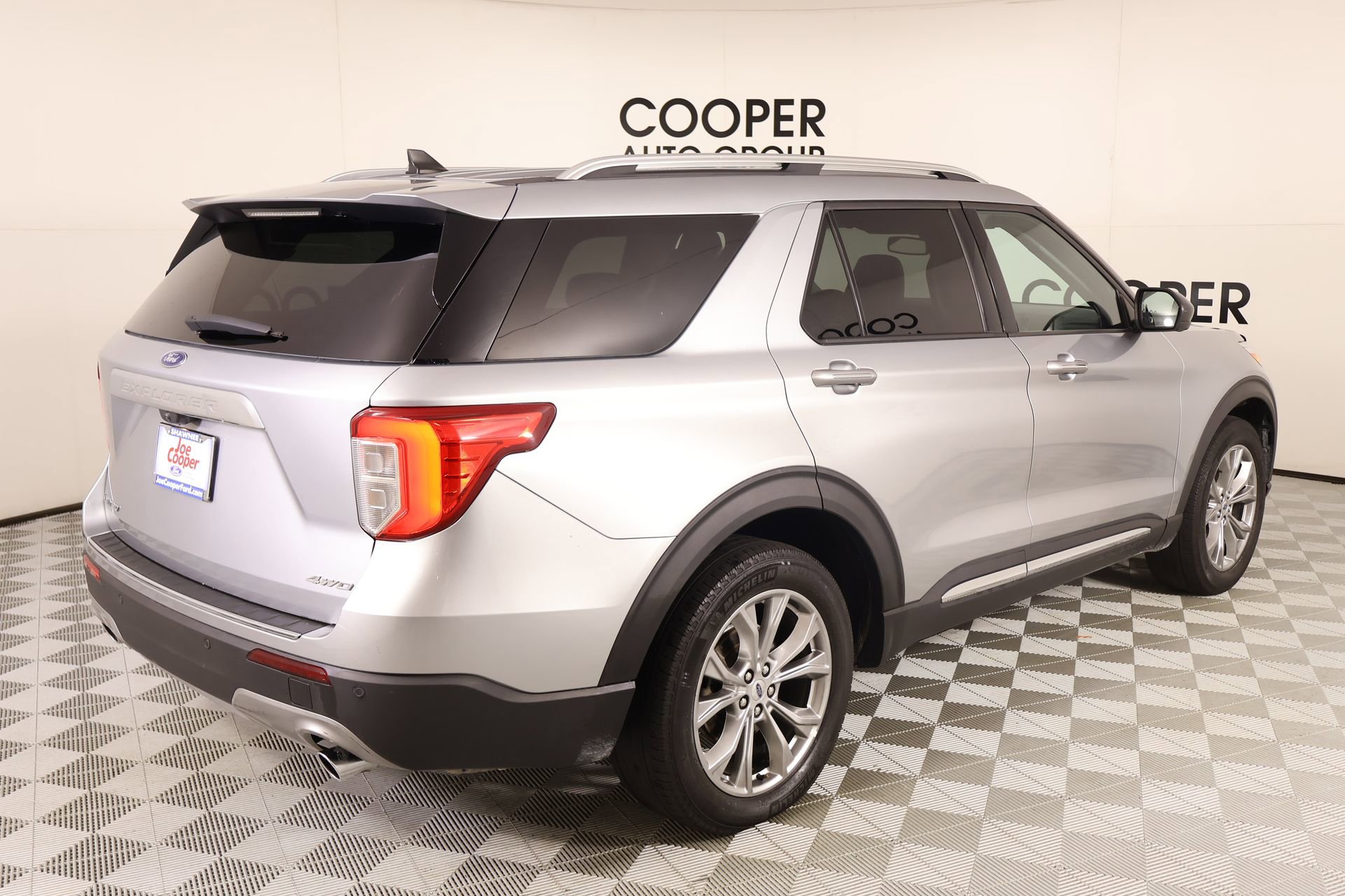 Used 2023 Ford Explorer Limited image 22