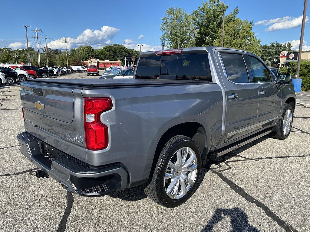 Used 2025 Chevrolet Silverado 1500 High Country AWD/4WD image 5
