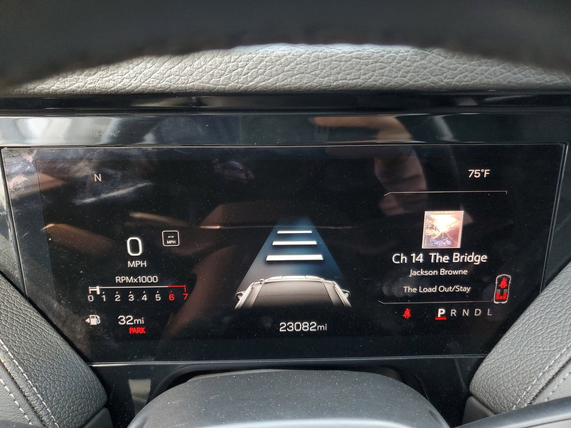 Used 2025 GMC Yukon Denali RWD image 29