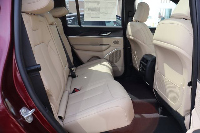 New 2026 Jeep Grand Cherokee Limited AWD/4WD image 42