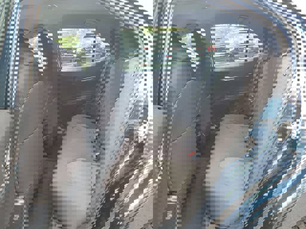 Used 2020 Toyota Camry LE image 10