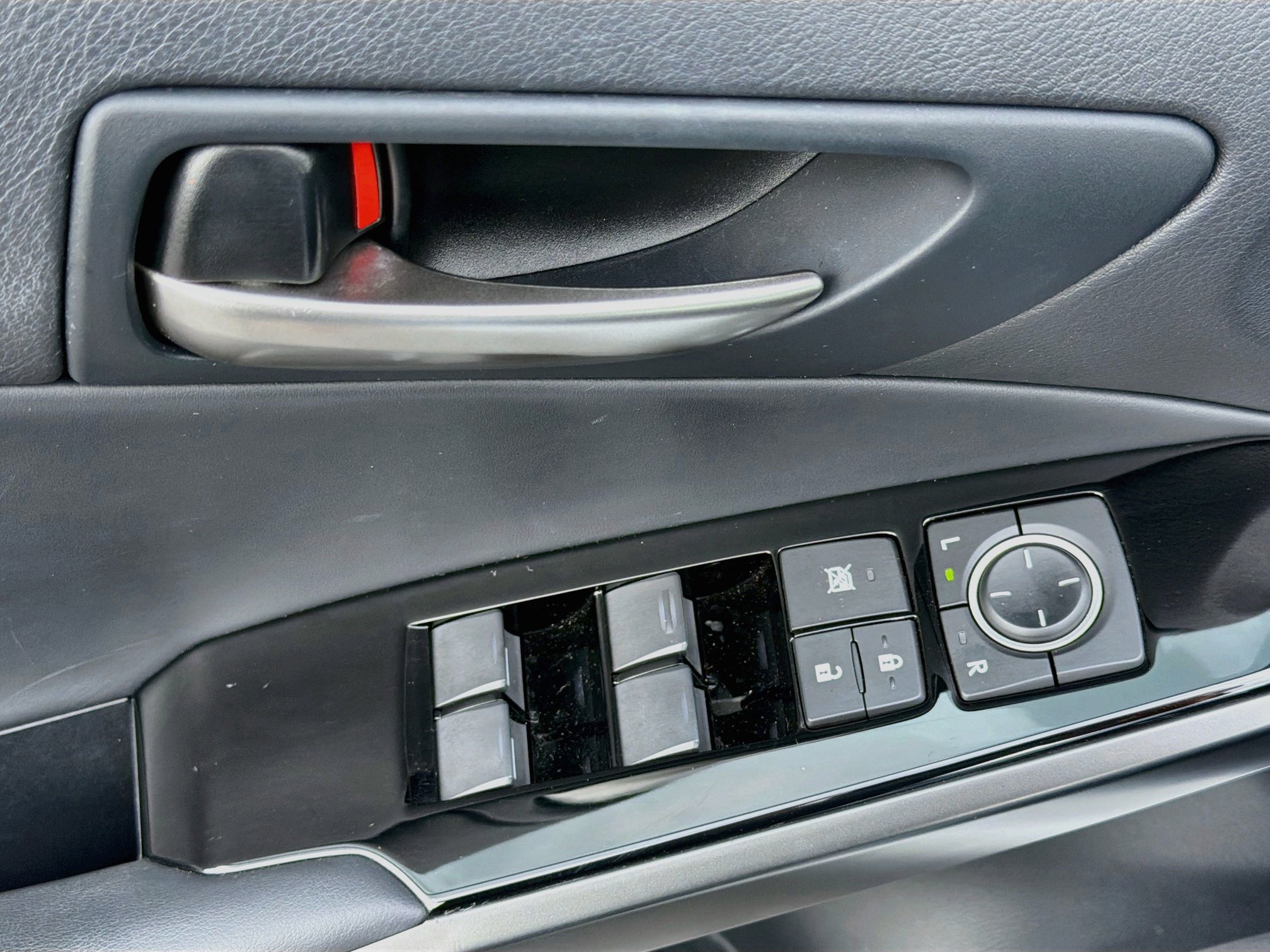 Used 2023 Lexus IS 300 w/ Comfort Package RWD image 21