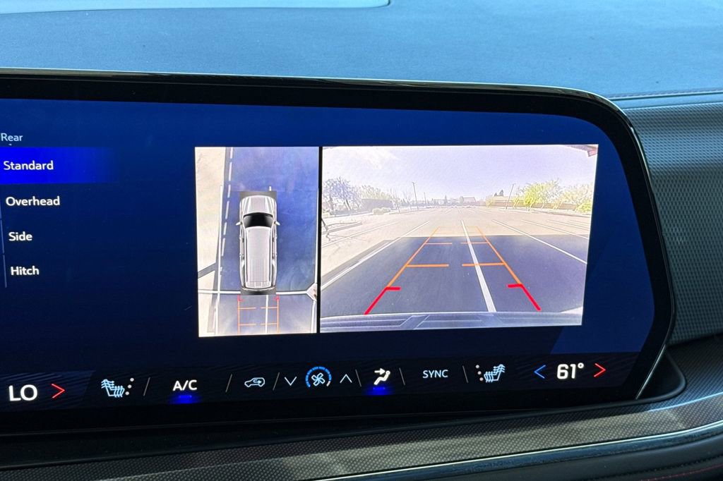 Used 2025 Chevrolet Suburban RST image 31