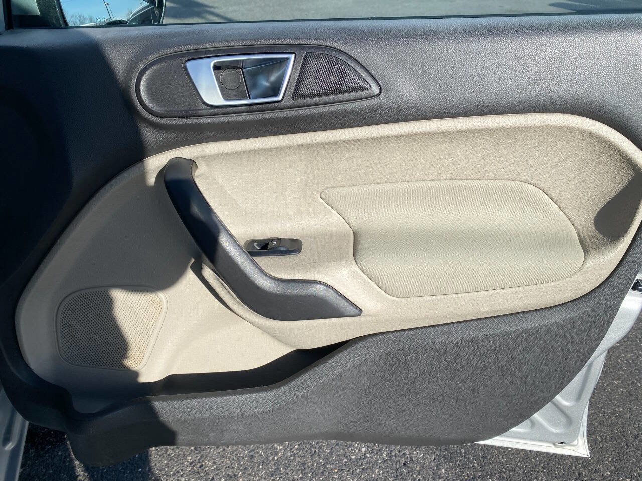 Used 2015 Ford Fiesta SE w/ Exterior Protection Package image 30