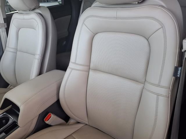 Certified 2024 Lincoln Corsair AWD w/ Equipment Group 101A image 6