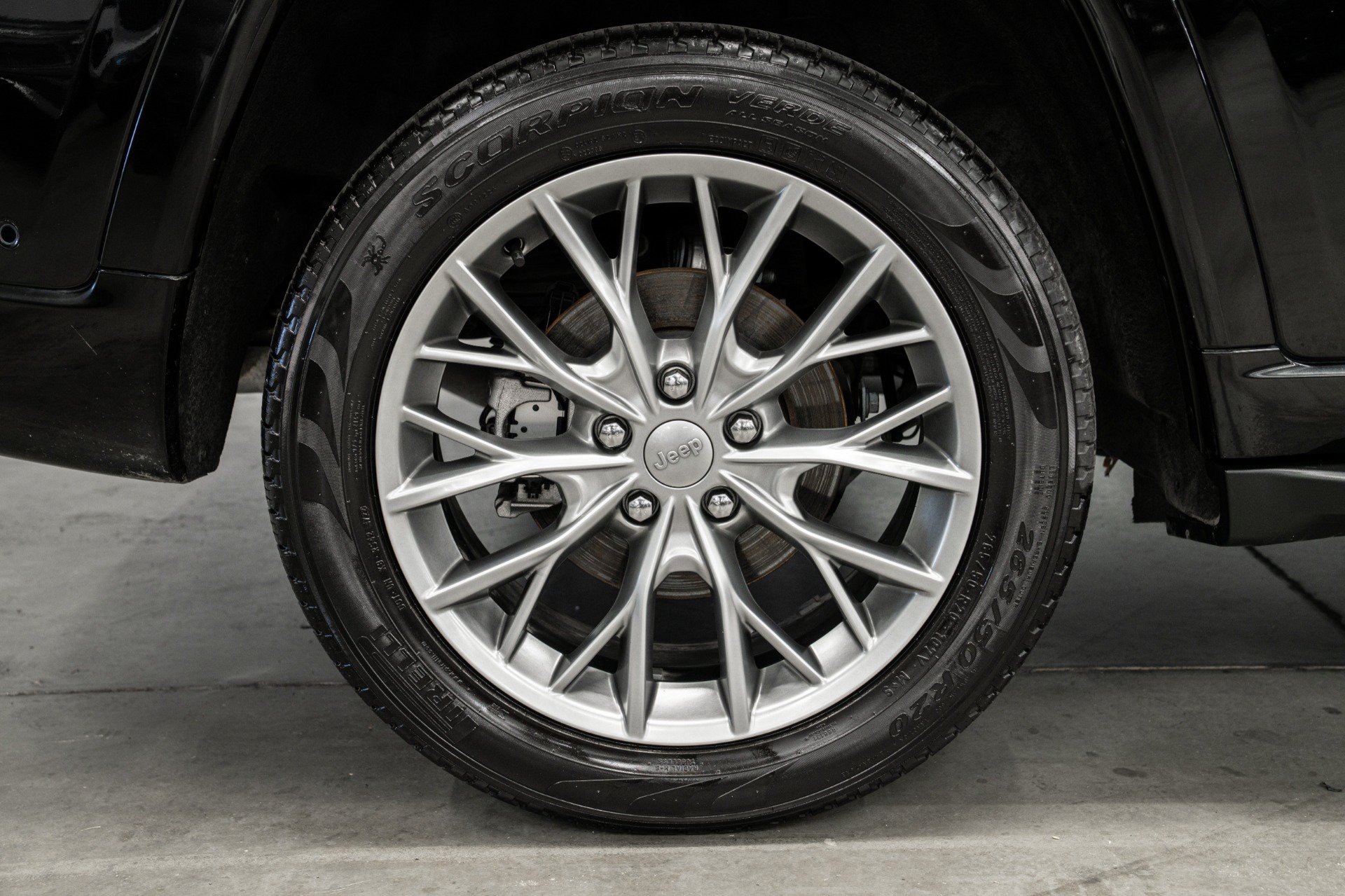 Used 2023 Jeep Grand Cherokee Summit AWD/4WD image 48
