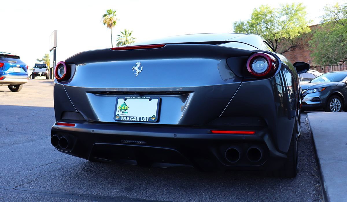Used 2020 Ferrari Portofino RWD image 16