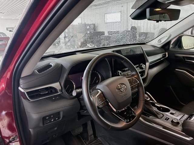 Used 2021 Toyota Highlander Platinum AWD/4WD image 8