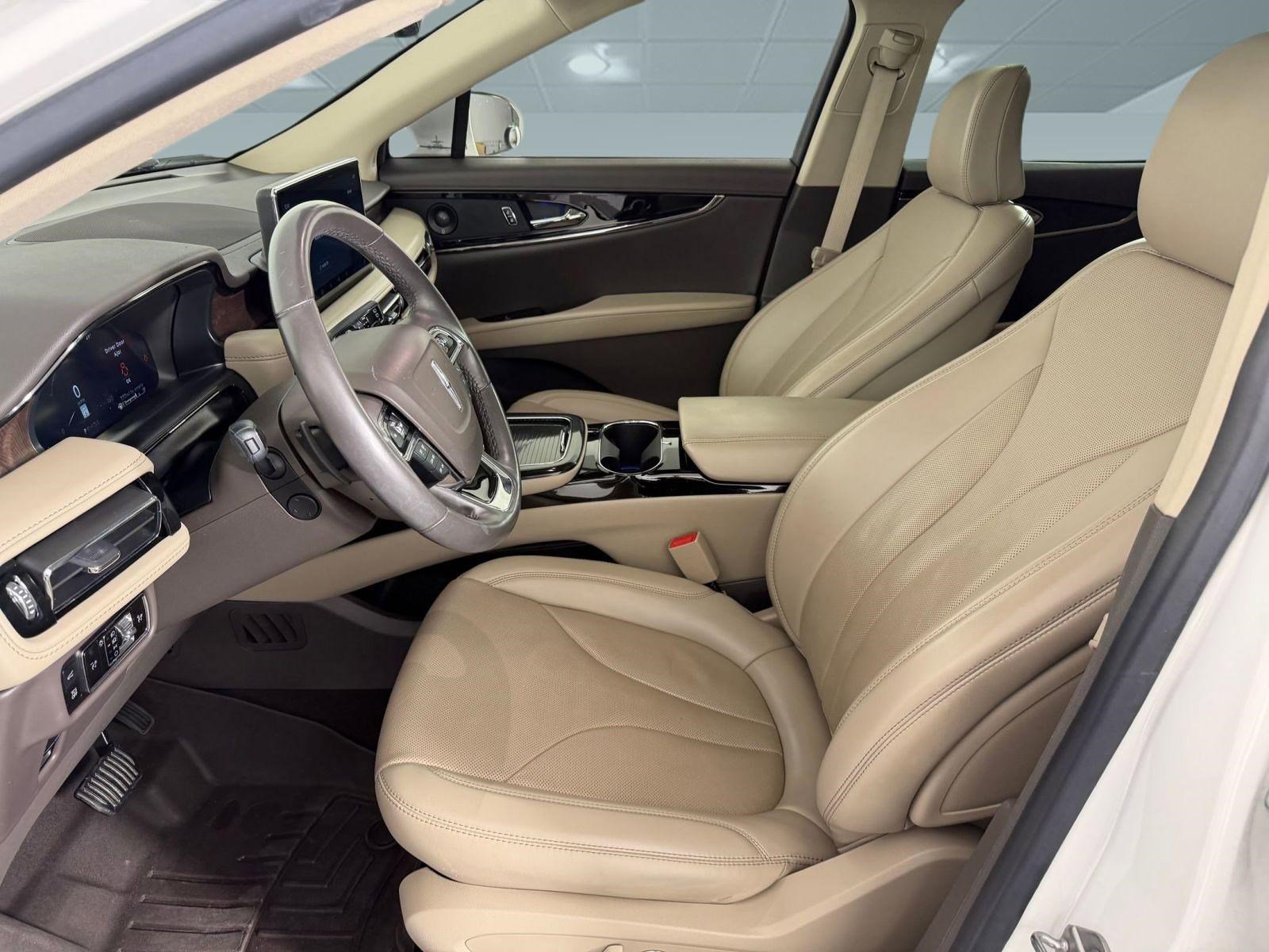 Used 2023 Lincoln Nautilus Reserve w/ Luxury Package image 5