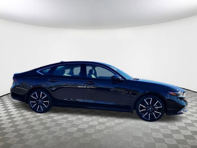 Used 2024 Honda Accord Touring image 7