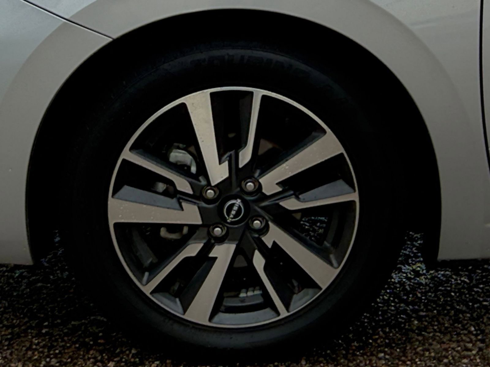 Used 2025 Nissan Versa SV FWD image 28