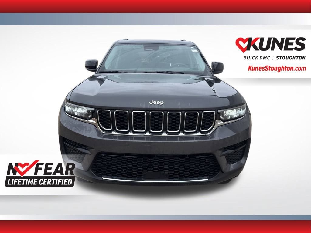 Used 2024 Jeep Grand Cherokee Laredo image 4