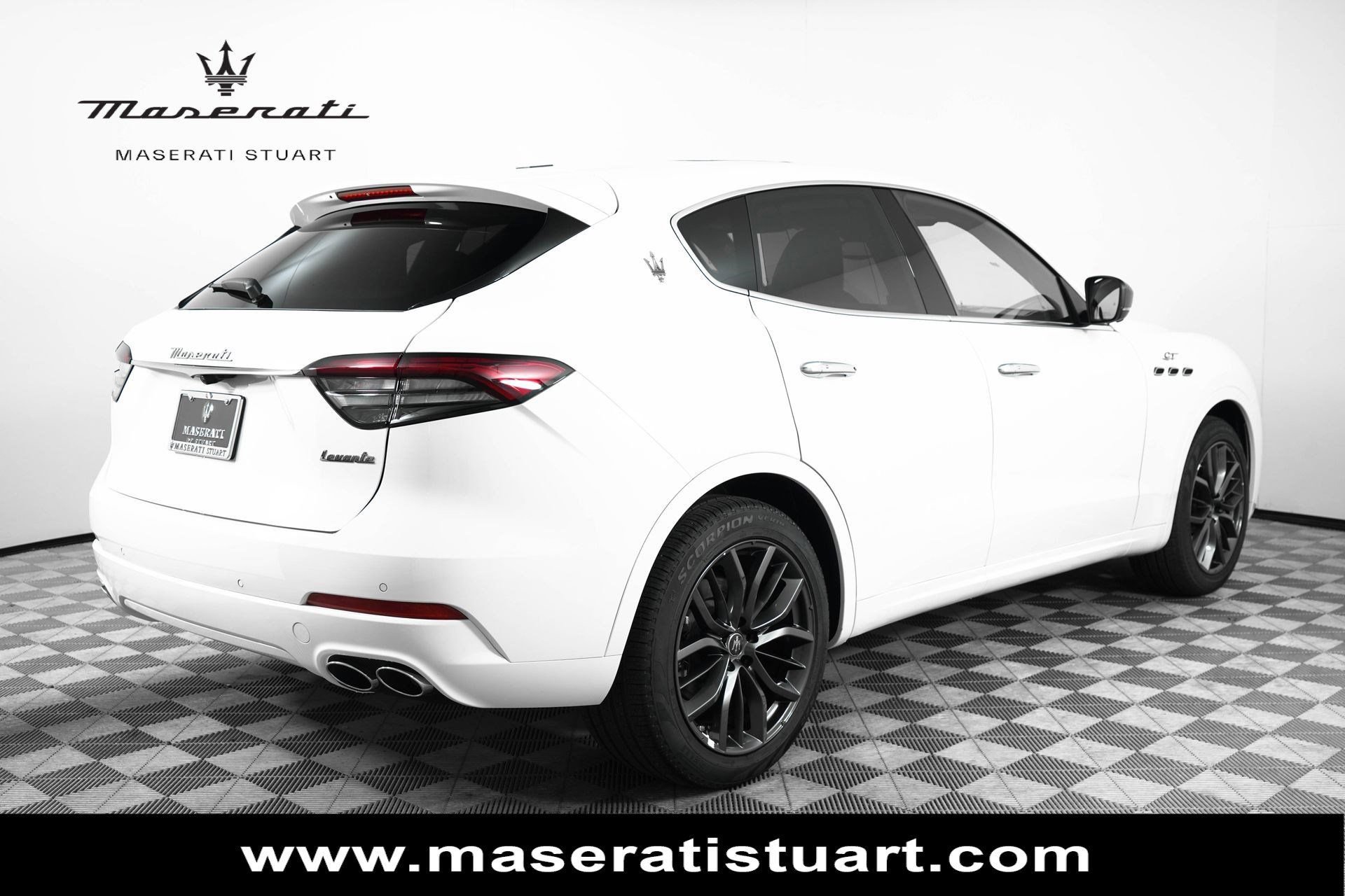 New 2024 Maserati Levante GT Ultima AWD/4WD image 7