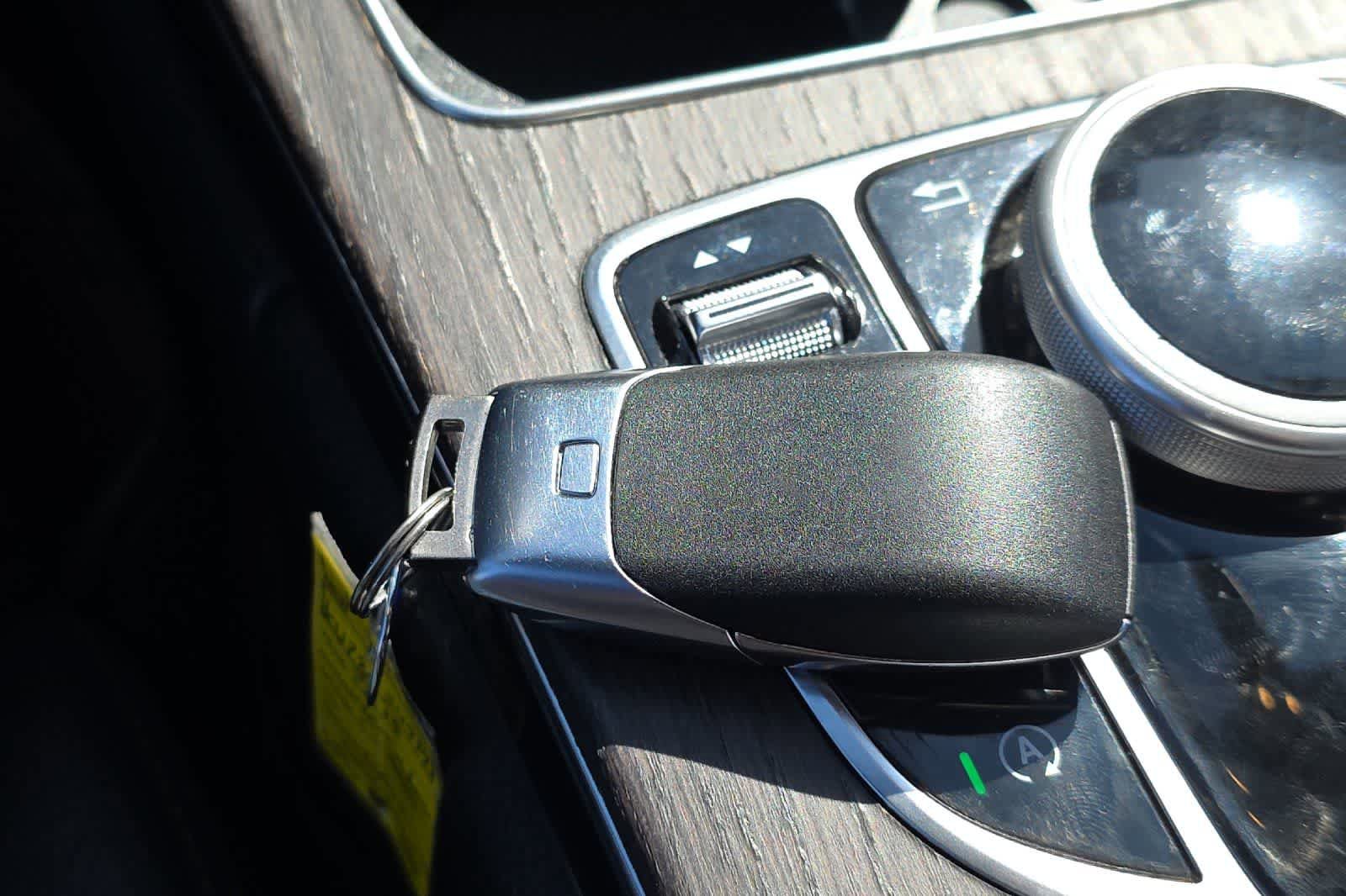 Used 2019 Mercedes-Benz C 300 Sedan w/ Premium Package image 24