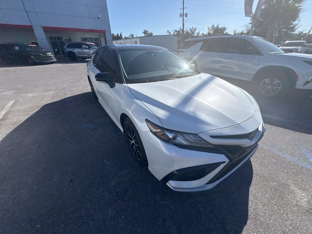 Used 2023 Toyota Camry XSE FWD image 10