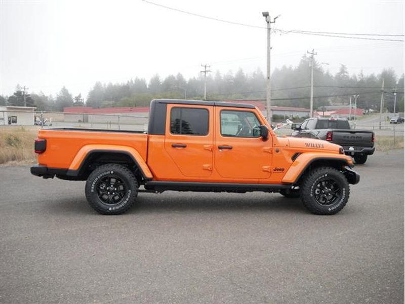 New 2025 Jeep Gladiator Willys image 6