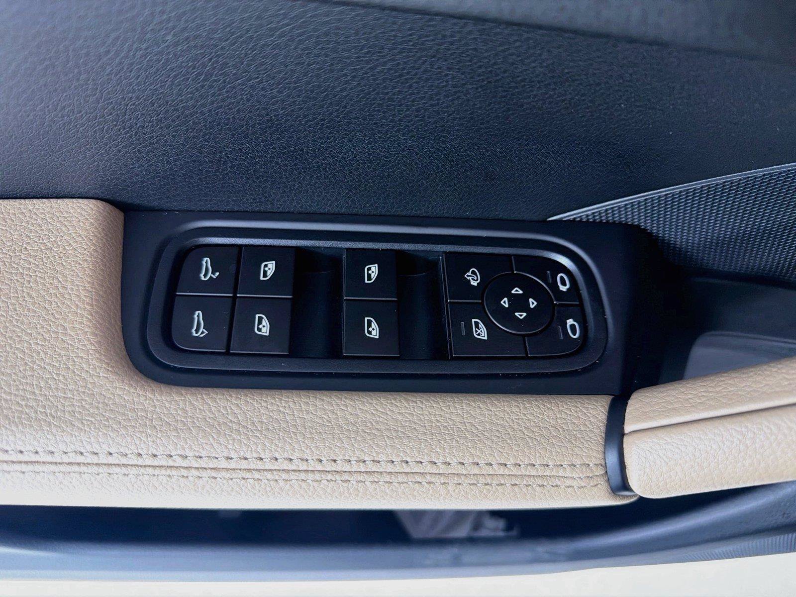 Certified 2026 Porsche Cayenne AWD/4WD image 9